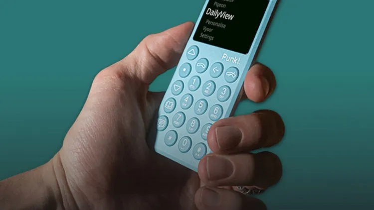 Immagine per 385 - Come si costruisce un dumbphone? Con Ludovico Miniutti al Digital Detox Festival